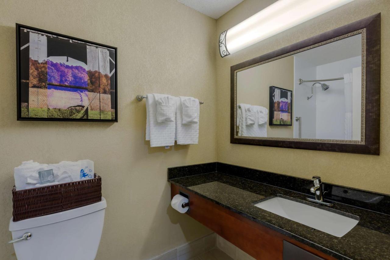 Best Western Plus Wooster Hotel & Conference Center Exterior photo