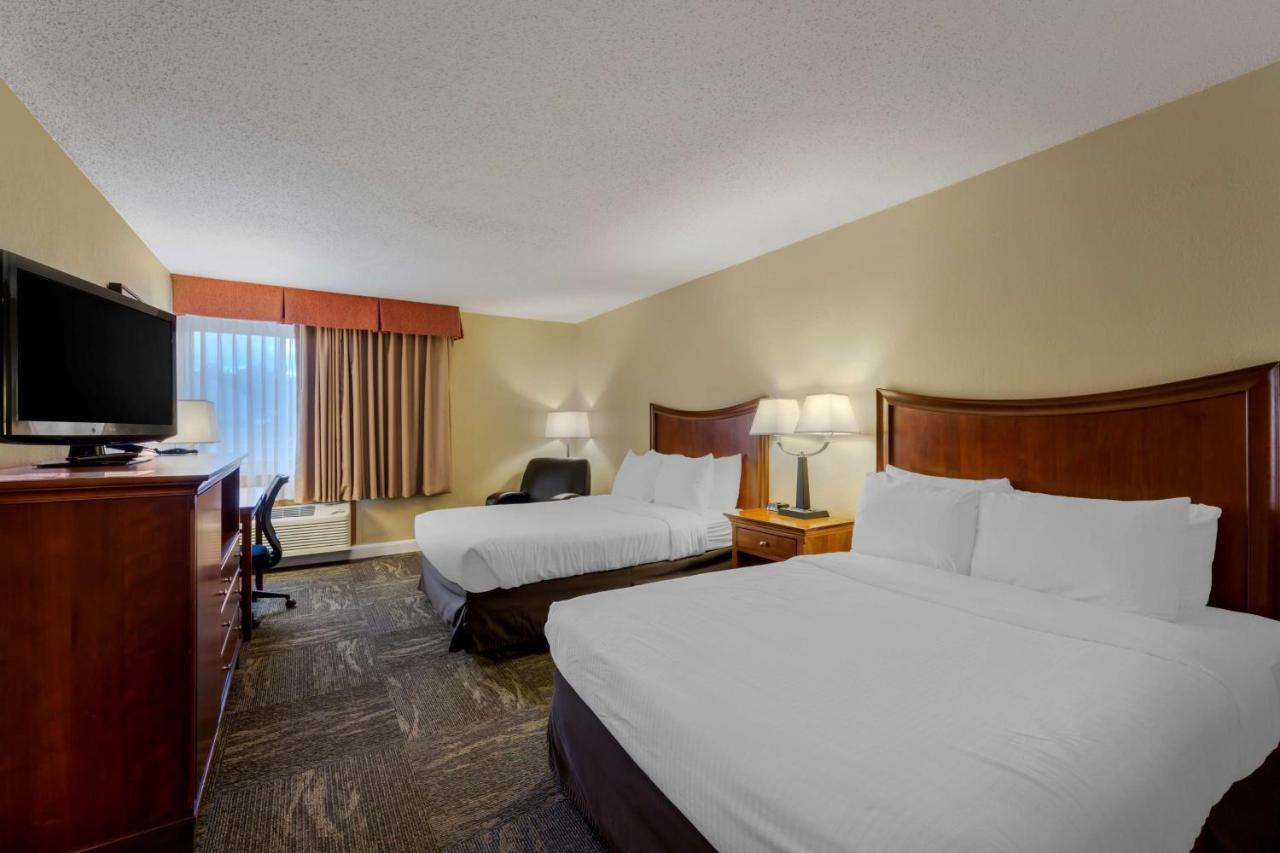 Best Western Plus Wooster Hotel & Conference Center Exterior photo