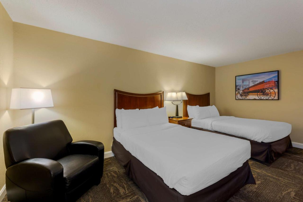 Best Western Plus Wooster Hotel & Conference Center Exterior photo
